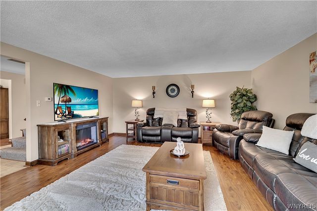 126 Amberwood Drive, Grand Island, NY 14072