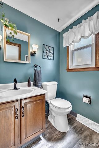 126 Amberwood Drive, Grand Island, NY 14072