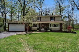 126 Amberwood Drive, Grand Island, NY 14072