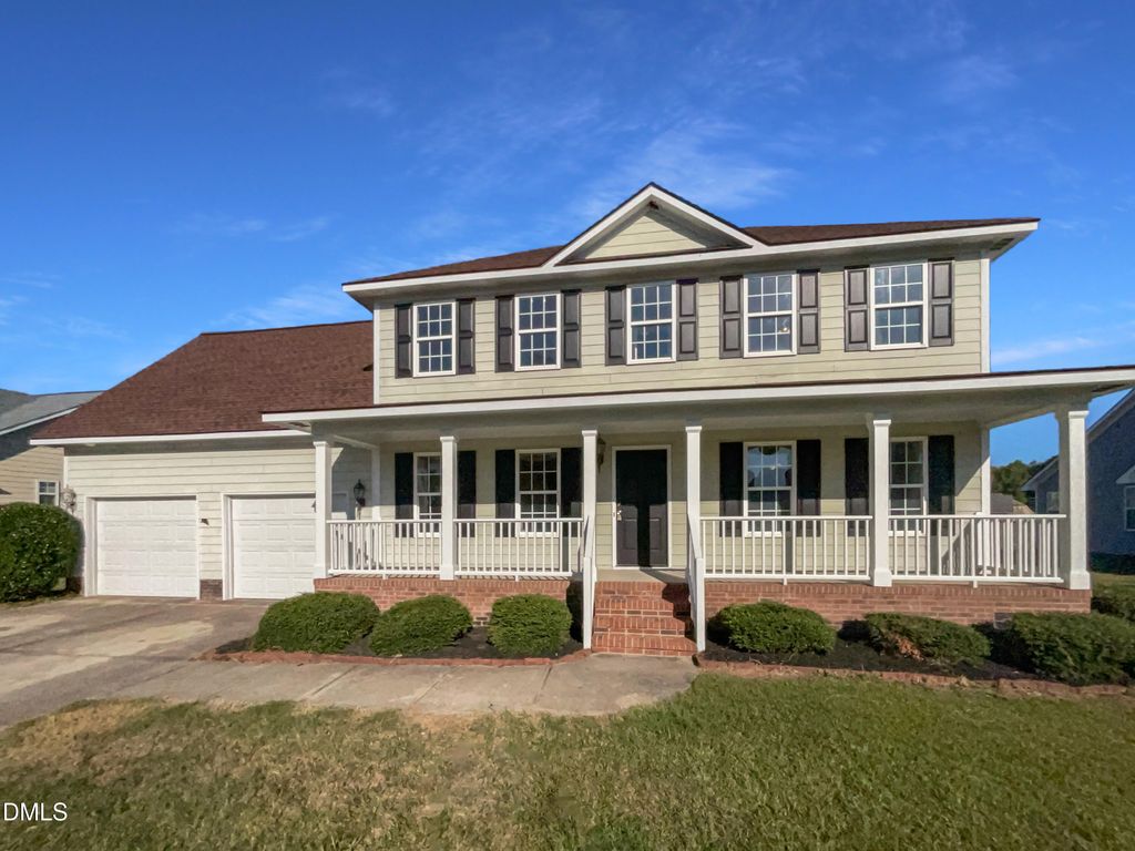 5904 Blue Sky Lane, Hope Mills, NC 28348
