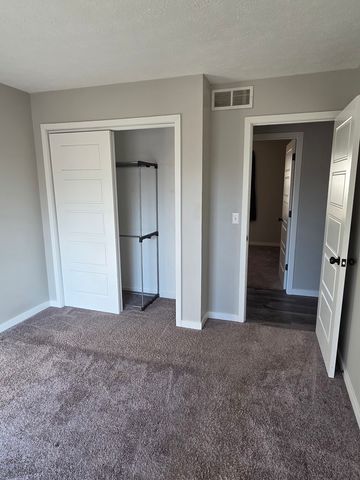 2501 W 57th Street, Davenport, IA 52806