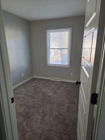 2501 W 57th Street, Davenport, IA 52806