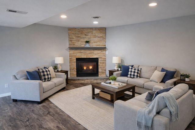 2501 W 57th Street, Davenport, IA 52806