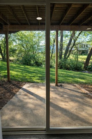 2501 W 57th Street, Davenport, IA 52806