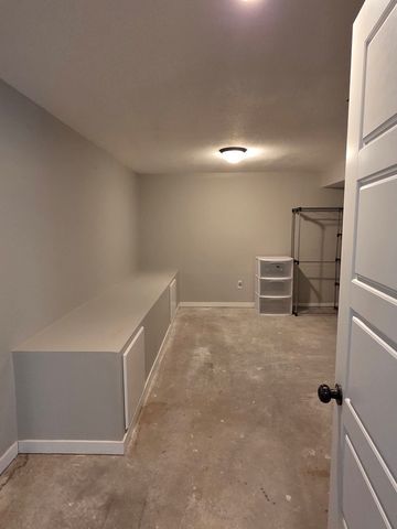 2501 W 57th Street, Davenport, IA 52806