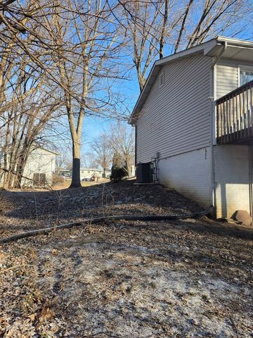 2501 W 57th Street, Davenport, IA 52806