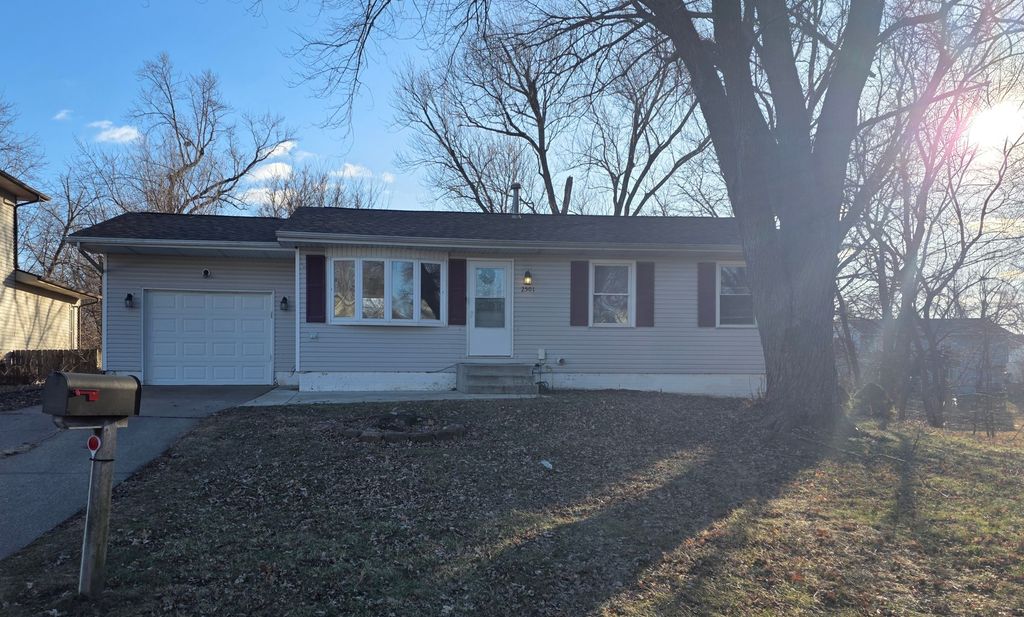 2501 W 57th Street, Davenport, IA 52806