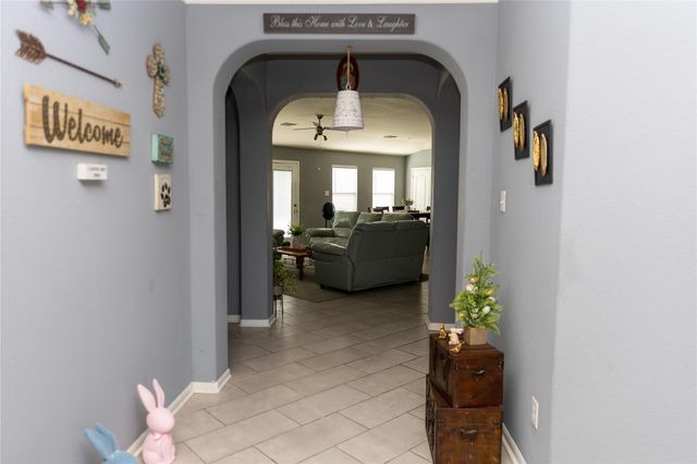 16715 Bending Creek Ln, Friendswood, TX 77546