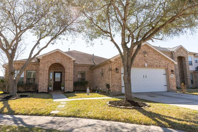 16715 Bending Creek Ln, Friendswood, TX 77546