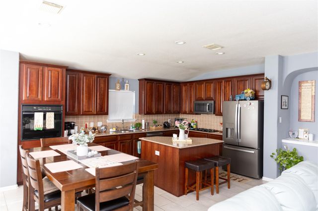 16715 Bending Creek Ln, Friendswood, TX 77546