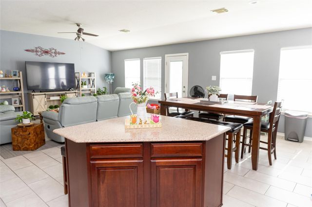 16715 Bending Creek Ln, Friendswood, TX 77546