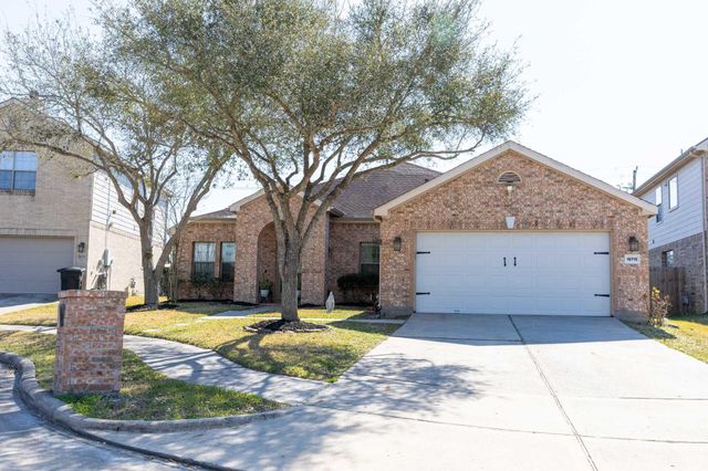 16715 Bending Creek Ln, Friendswood, TX 77546