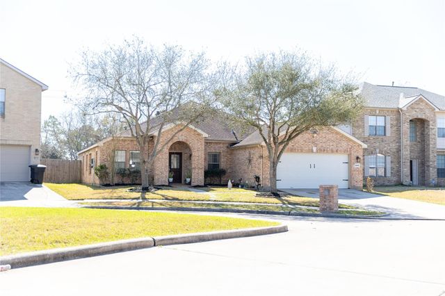 16715 Bending Creek Ln, Friendswood, TX 77546