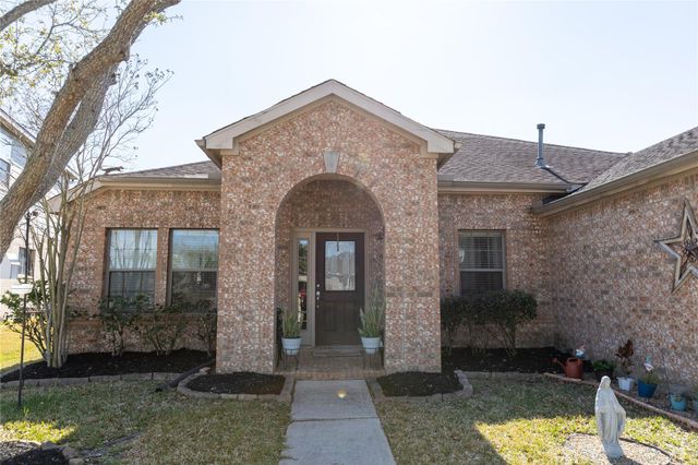 16715 Bending Creek Ln, Friendswood, TX 77546