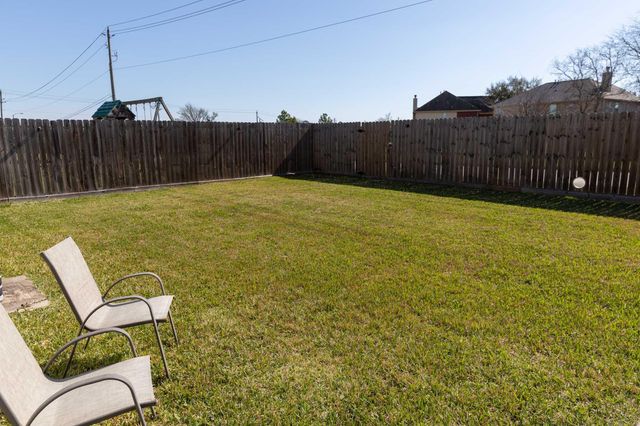 16715 Bending Creek Ln, Friendswood, TX 77546