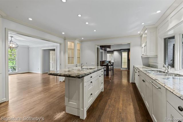 1381 Echo Lane, Bloomfield Hills, MI 48302