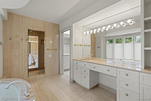 1381 Echo Lane, Bloomfield Hills, MI 48302