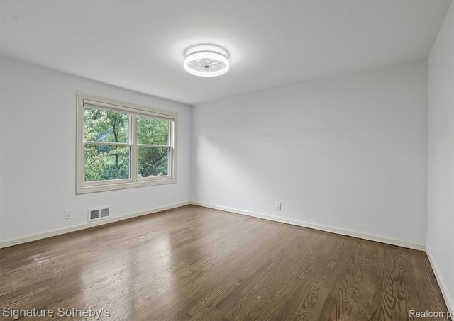 1381 Echo Lane, Bloomfield Hills, MI 48302