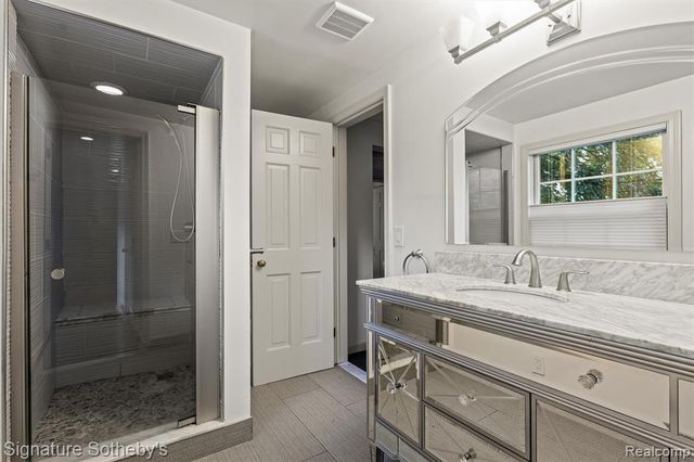 1381 Echo Lane, Bloomfield Hills, MI 48302