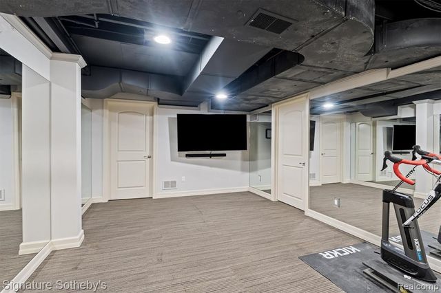 1381 Echo Lane, Bloomfield Hills, MI 48302