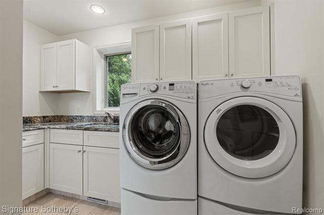 1381 Echo Lane, Bloomfield Hills, MI 48302