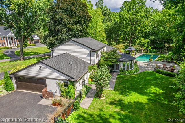 1381 Echo Lane, Bloomfield Hills, MI 48302