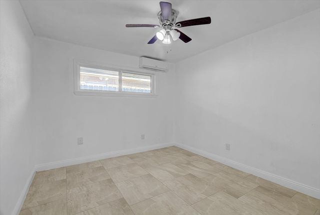 3655 Seabrook Street, Houston, TX 77021