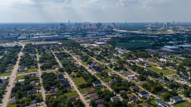 3655 Seabrook Street, Houston, TX 77021