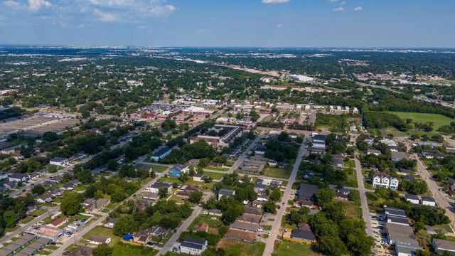 3655 Seabrook Street, Houston, TX 77021