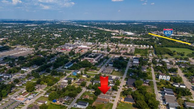 3655 Seabrook Street, Houston, TX 77021