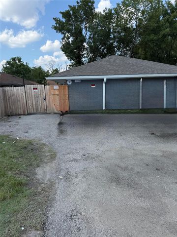 3655 Seabrook Street, Houston, TX 77021