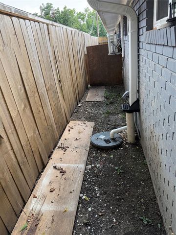 3655 Seabrook Street, Houston, TX 77021