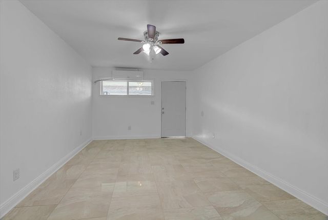 3655 Seabrook Street, Houston, TX 77021