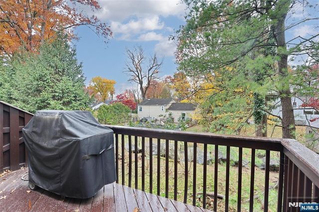 136 Stonegate Trail 37, Cresskill, NJ 07626