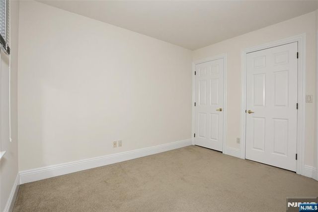 136 Stonegate Trail 37, Cresskill, NJ 07626