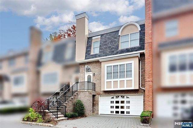 136 Stonegate Trail 37, Cresskill, NJ 07626