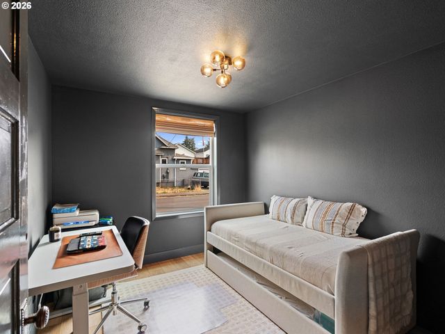 6504 Se REEDWAY St 1, Portland, OR 97206