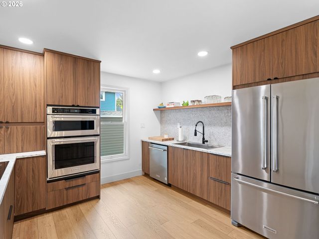 6504 Se REEDWAY St 1, Portland, OR 97206