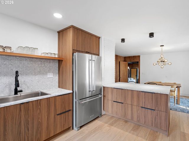 6504 Se REEDWAY St 1, Portland, OR 97206