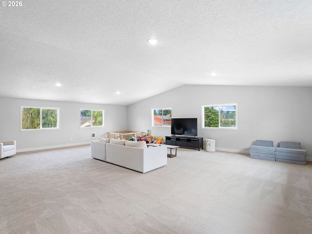 6504 Se REEDWAY St 1, Portland, OR 97206