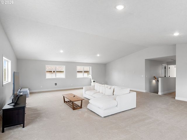 6504 Se REEDWAY St 1, Portland, OR 97206