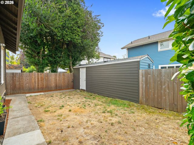 6504 Se REEDWAY St 1, Portland, OR 97206