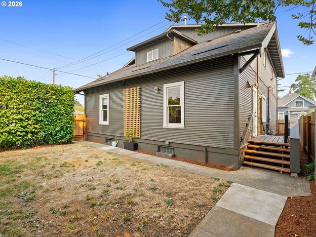 6504 Se REEDWAY St 1, Portland, OR 97206