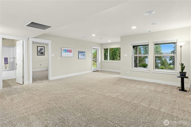 2744 NW Pine Cone Place, Issaquah, WA 98027