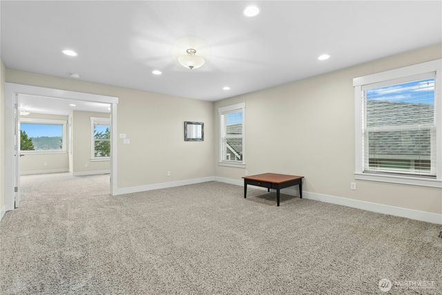 2744 NW Pine Cone Place, Issaquah, WA 98027