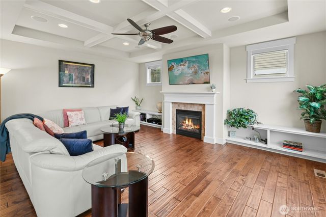 2744 NW Pine Cone Place, Issaquah, WA 98027