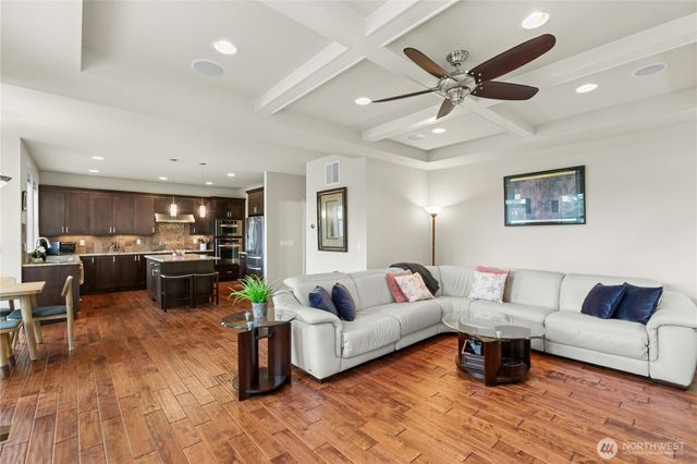 2744 NW Pine Cone Place, Issaquah, WA 98027