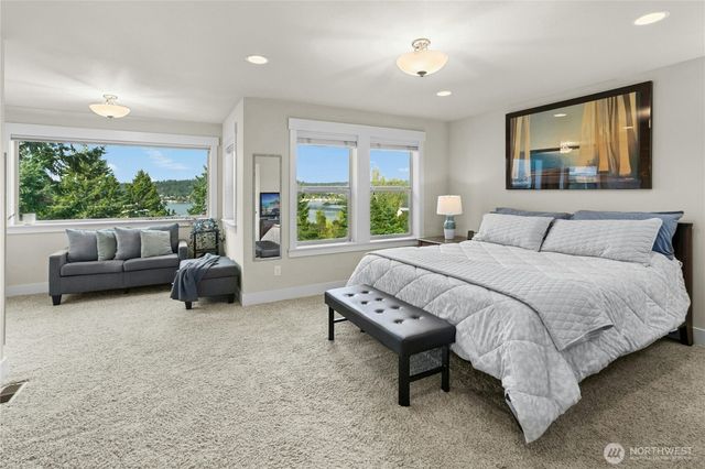 2744 NW Pine Cone Place, Issaquah, WA 98027