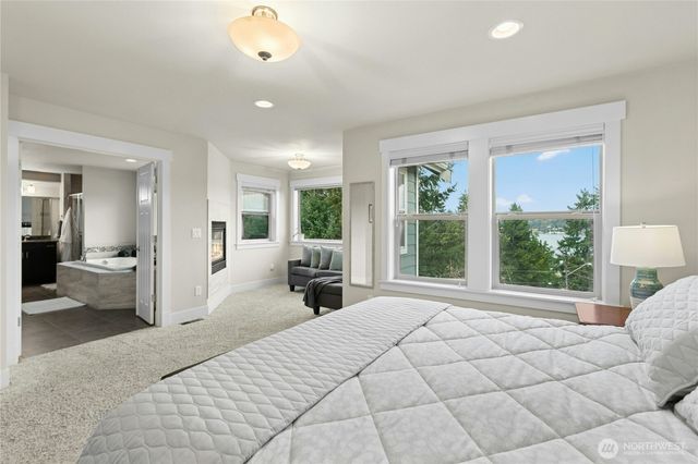 2744 NW Pine Cone Place, Issaquah, WA 98027