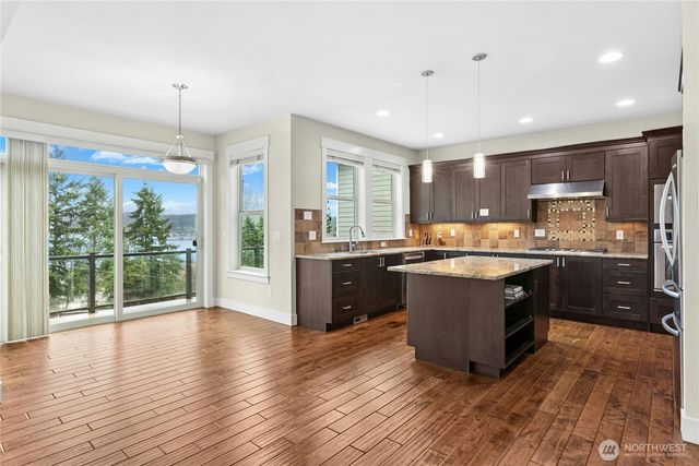 2744 NW Pine Cone Place, Issaquah, WA 98027
